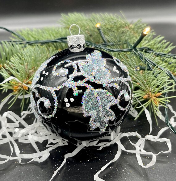 黒と葉の手描きクリスマスガラスオーナメント、手作りクリスマスツリー