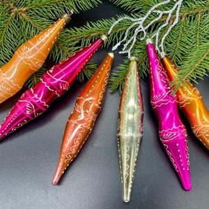 Conjunto de 6 pingentes de gelo, enfeites de vidro antigos para o Natal, enfeites de vidro rosa retrô para o Natal, Natal dos anos 1960, decorações vintage para o Natal