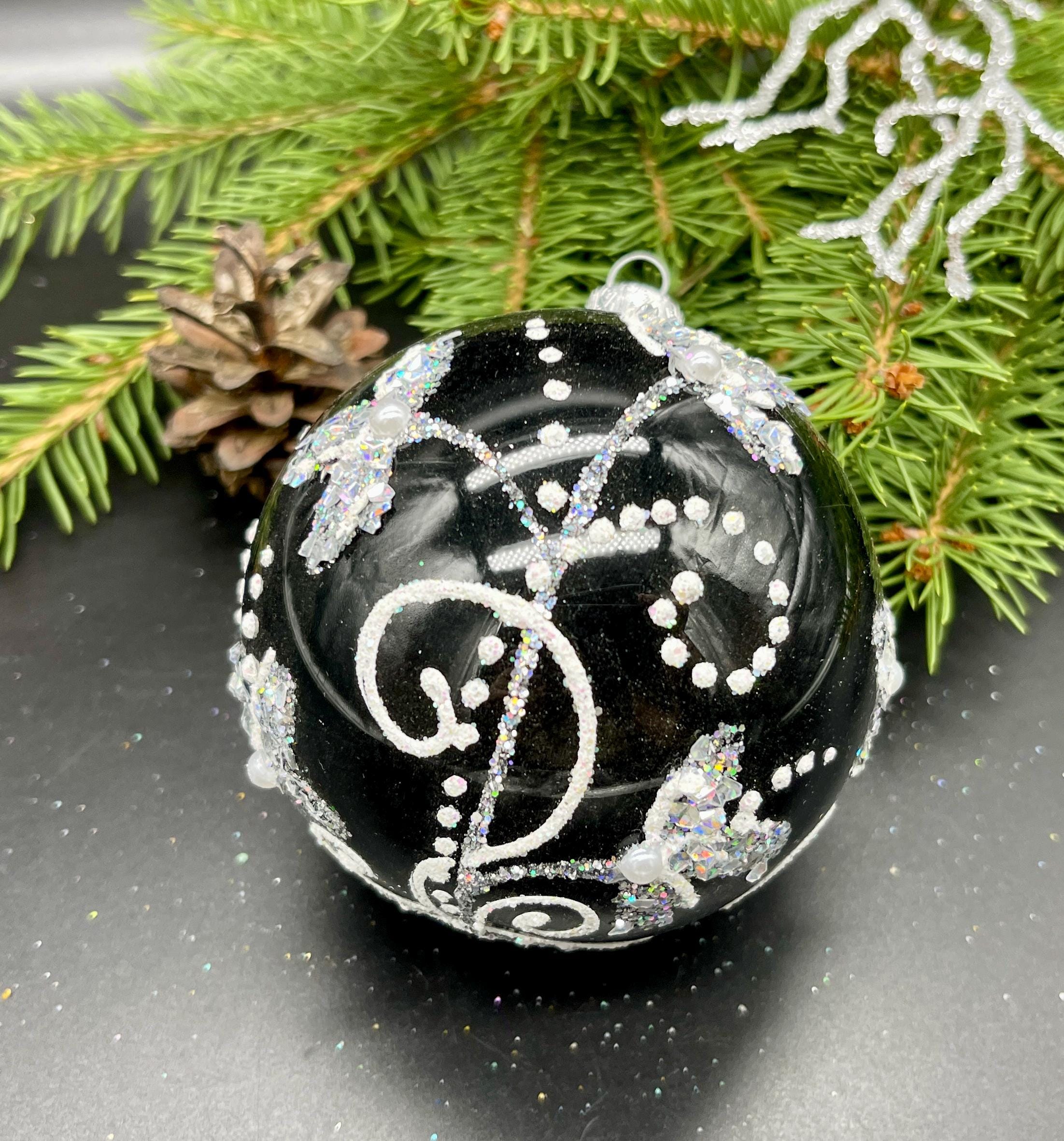 黒の手描きクリスマスガラスオーナメント、手作りガラス、クリスマス