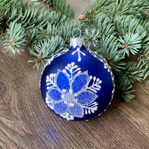 Blue hand-painted christmas glass ornaments,custom ornaments,Hand painted Christmas tree glass ornament ,Christmas decoration 2022