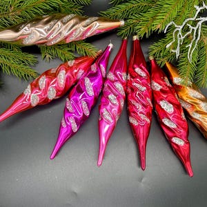 Conjunto de 7 pingentes de gelo Enfeites de Natal de vidro antigo, enfeites de vidro de Natal rosa retrô, Natal dos anos 1960, decorações de Natal vintage