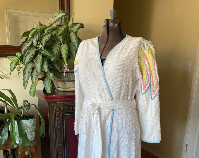 Pretty Vintage Old Hollywood Chenille ROBE White Lines With Rainbow