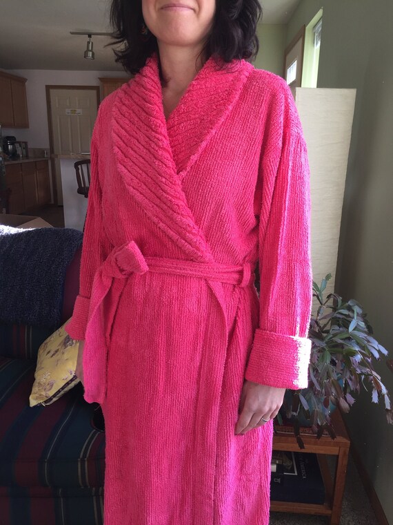 Vintage Bright PINK Chenille ROBE - Vintage Stan H