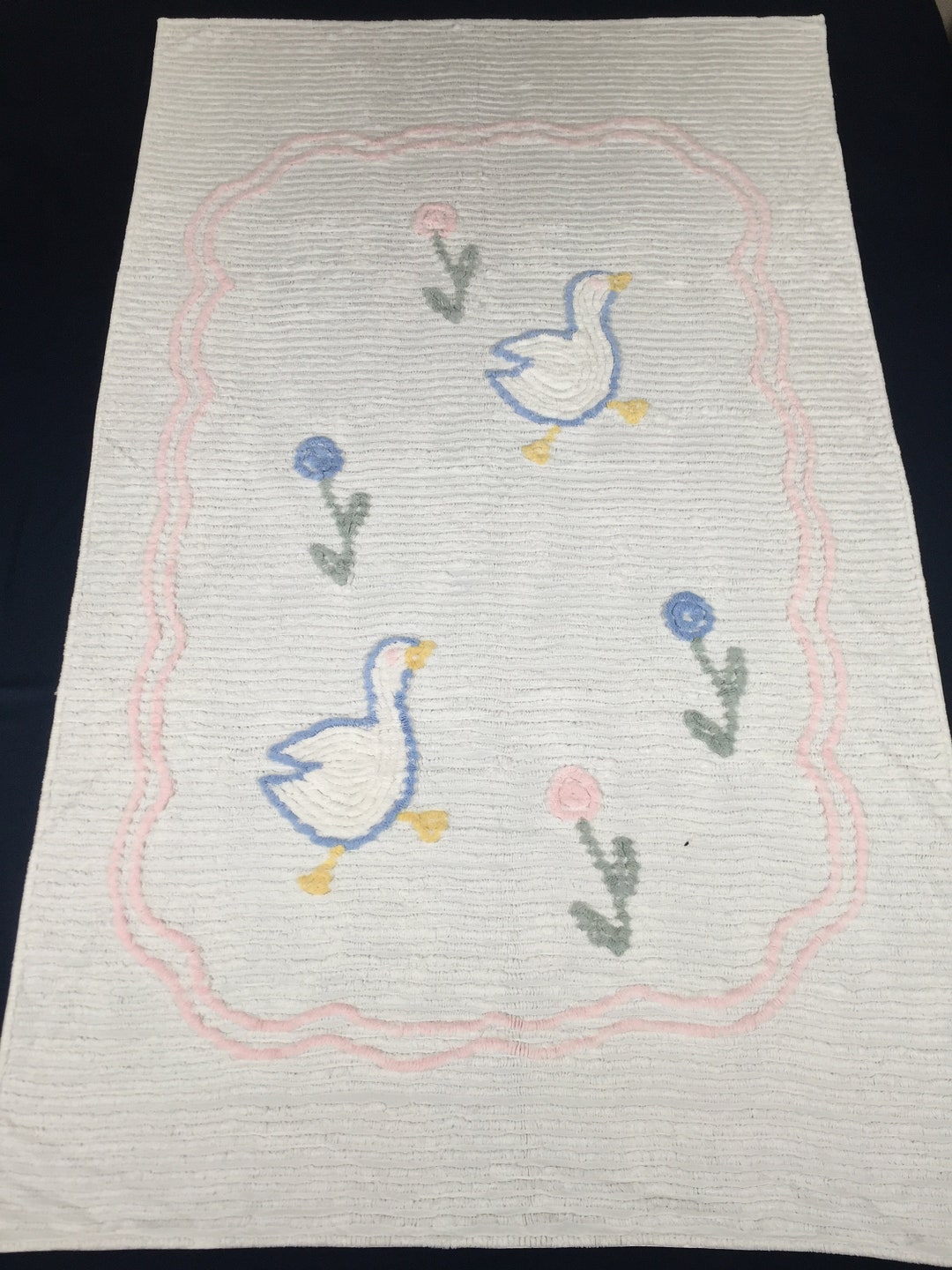 Vintage Chenille BABY Blanket / Crib Bedspread With Adorable DUCKS and