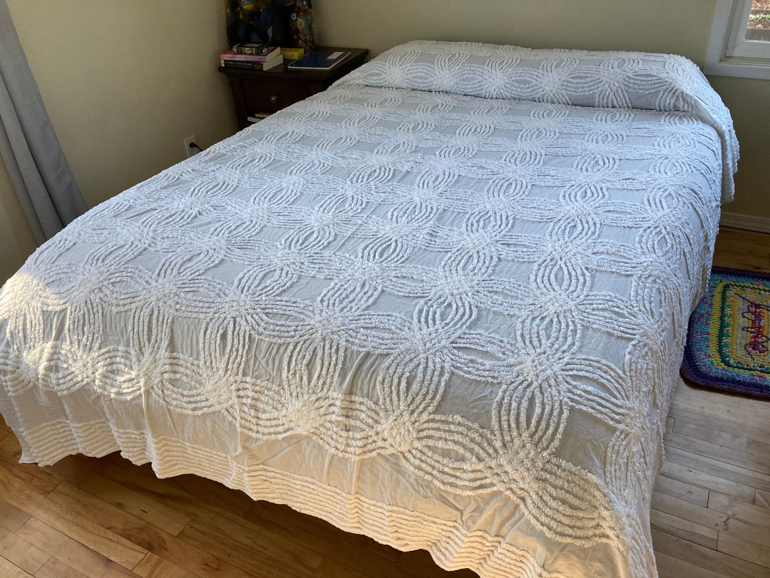 Vintage White on White Double Wedding Ring Chenille Bedspread Free