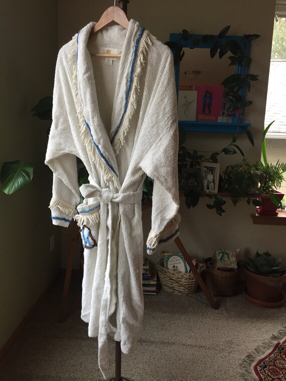 Vintage Off-WHITE Chenille ROBE with Fringe and Sa