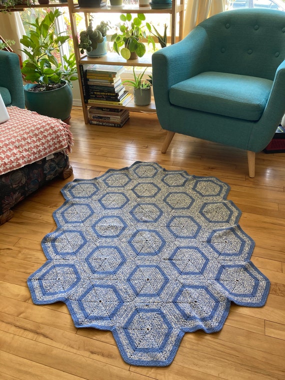Vintage Handmade BLUE and White Hexagon Design Crochet RUG 