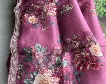Sari de organza con estampado digital y borde
