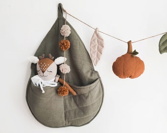 Linen Leaf Wall Organizer , nursery storage box, fabric basket, hanging basket, forest nursery, toy basket, nursery basket