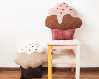 Cupcake cushion, muffin cushion, boucle cupcake