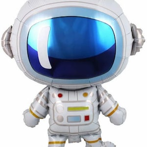 May include: A white astronaut balloon with a blue visor and a white spacesuit with yellow and red details. The balloon is standing upright with its arms at its sides.