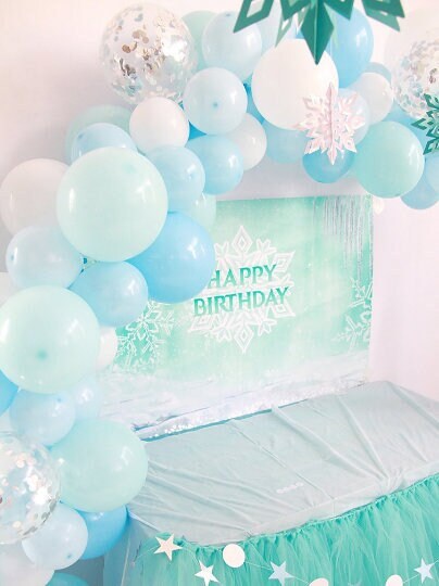 Set Decorazioni Festa Frozen Per Ragazze: Striscione Compleanno, Palloncini Fiocco Di Neve E Laminati, Corona Elsa, Bacchetta, Topper E Coriandoli
