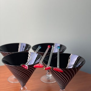 4 verres à martini, articles de bar du milieu du siècle, verres à cocktail vintage, cadeau pour elle, cadeau pour lui, chariot de bar mcm, verres noirs et blancs, mcm, image 10