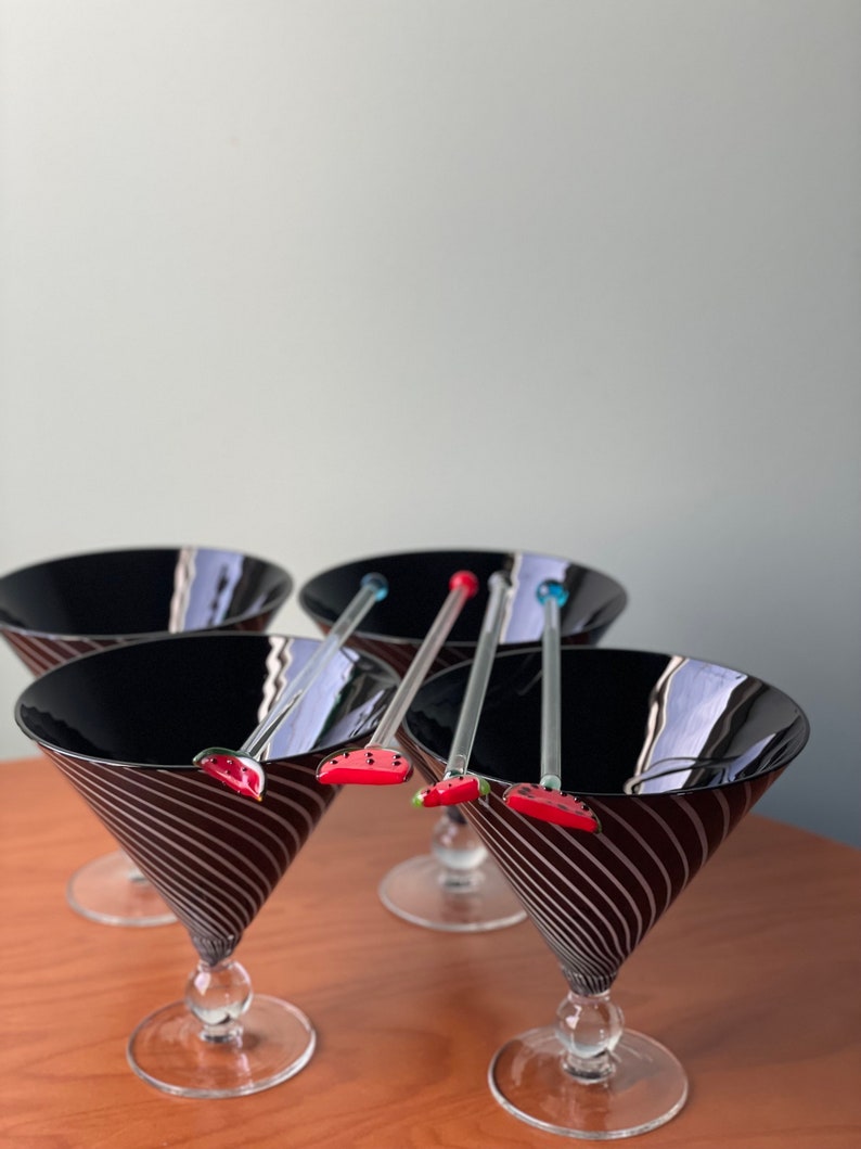 4 verres à martini, articles de bar du milieu du siècle, verres à cocktail vintage, cadeau pour elle, cadeau pour lui, chariot de bar mcm, verres noirs et blancs, mcm, image 9