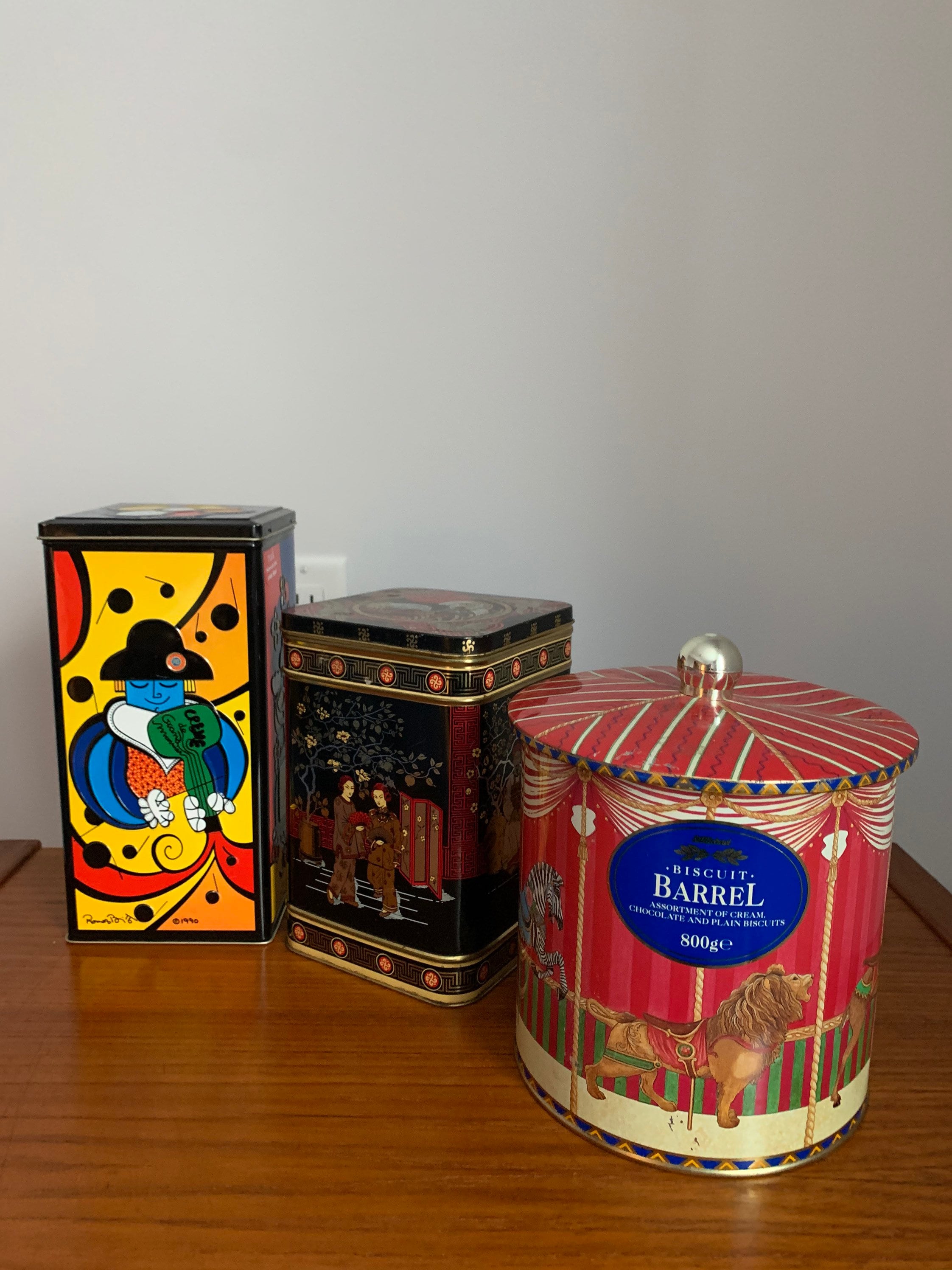 Plain 2024 storage tins