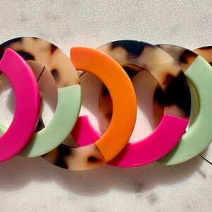 New Colour Tangerine Orange & Leopard Tortoiseshell Statement Lightweight Resin Hoop Earrings // bright pink, sage green, animal print set of 3 colours