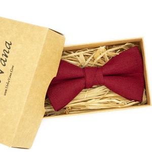 Burgundy Red pre-tied linen wedding bow ties for groom and groomsmen / Dark Red necktie or braces as anniversary gift for men and husband
