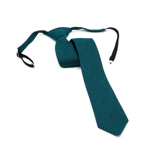 Teal Green Linen Pre-Tied Necktie: Groomsmen Wedding Tie