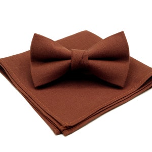 Set papillon e fazzoletto da taschino in lino color ruggine terracotta