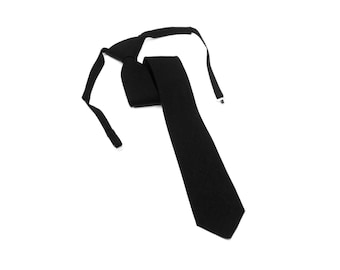 Corbata de lino negra preanudada hecha a mano: evento formal, caja de regalo disponible
