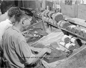 5x7 1942 Cigar Factory PHOTO Shop Workers Tobacco Farm Puerto Rico Rolling
