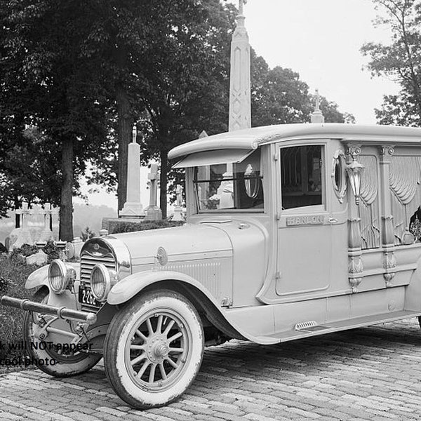 4x6 Creepy Hearse PHOTO Scary Cemetery Funeral 1924 Lincoln Car Funeral Cemetery Parlor Home