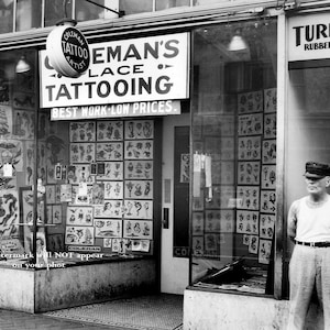 5x7 Vintage 1940 Tattoo Parlor PHOTO Tattoo Shop Norfolk Virginia Art Artist Ink Shop