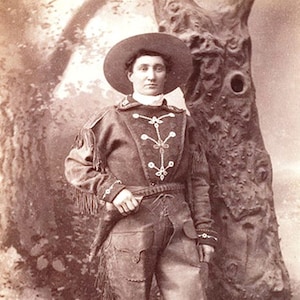 4x6 1880 Calamity Jane PHOTO, Buffalo Bill Wild West Show,Wild Bill Hickok Pal, Cowboy Hat Holster Pistol Pic