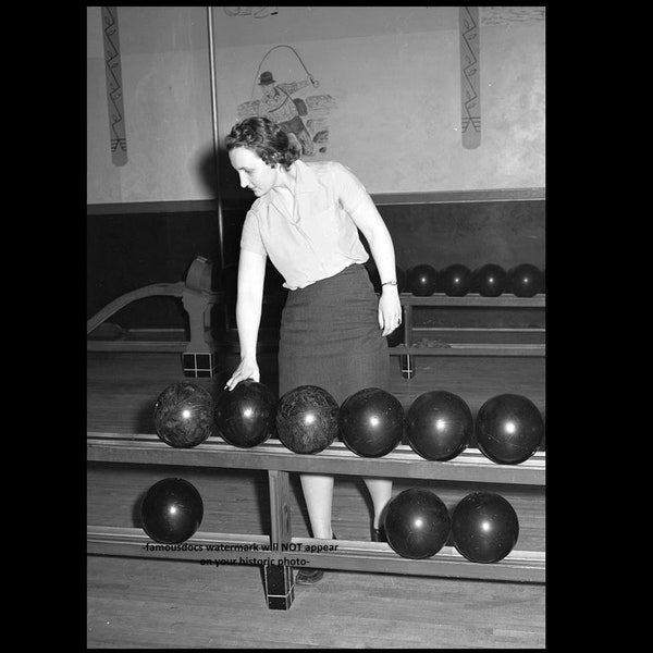 5x7 1940 Bowling Alley PHOTO Bowler Lanes Indiana Game Room Vintage Decor Art Pool Hall