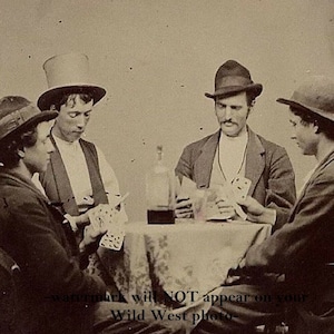 5x7 Incredibile 1877 Billy the Kid FOTO Rare Discovery Carte da gioco Poker William Bonney REGOLATORI Gang Lincoln County War Gambling Saloon