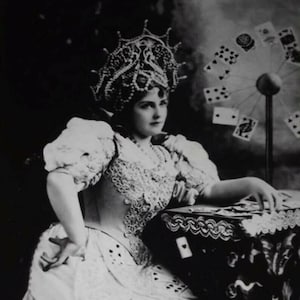 4x6 Fortune Teller FOTO Creepy Circus Palm Reader Scary Psychic Tarot Cards Witch Psychic