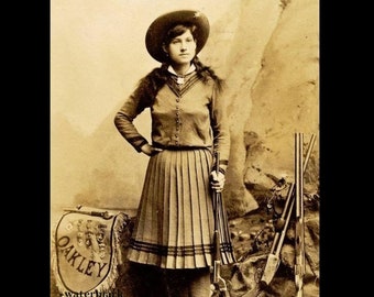 5x7 Young Annie Oakley PHOTO Portrait Holding Rifle Buffalo Bill Cody Wild West Show Sharpshooter 1880