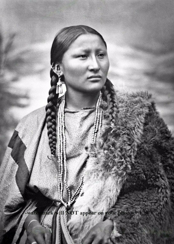 アメリカ・インディアン American Indian 写真集 1956年発刊 Amazon.co.jp: 洋書アメリカインディアン写真集1956年発刊 初版