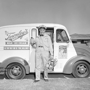 4x6 Vintage Ice Cream Truck Milk Truck PHOTO 1953 Townley&#39;s Dairy Delivery Man