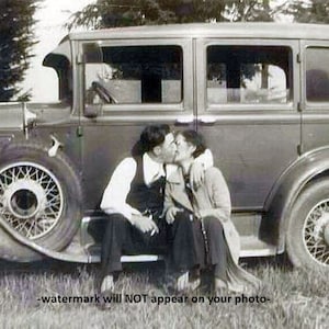 5x7 Bonnie & Clyde Kissing FOTO Gangster Clyde Brow Bonnie Parker Auto Große Depression Prohibition Ära