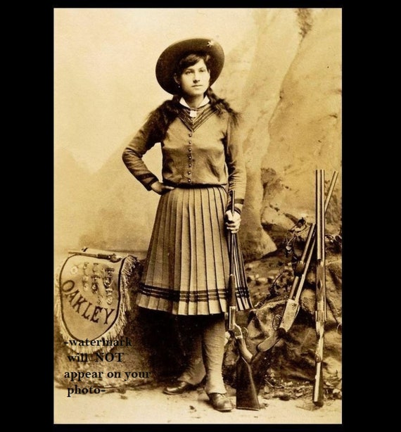 5x7 Young Annie Oakley PHOTO Portrait Holding Rifle Buffalo Bill