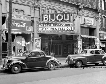 1941 Bijou-bioscoop FOTO Bioscoopscherm Holyoke MA, bord Coca Cola Coke Ads