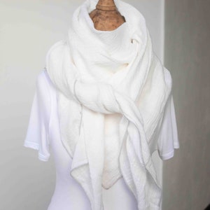LINEN VINTAGE Scarf in an elegant linen look, soft on the skin, 100% cotton soft white image 2