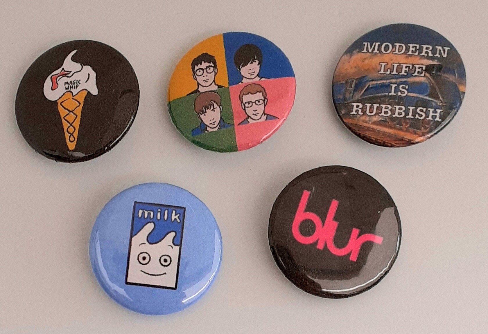 Button band. Button band