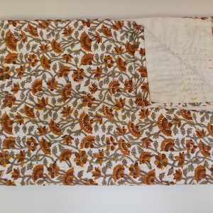 Indiase handblok katoenen Kantha-quilts handgemaakte omkeerbare bloemenbedovertrek Boho etnische Kantha Gudri-deken, bankhoes koning / koningin / tweeling