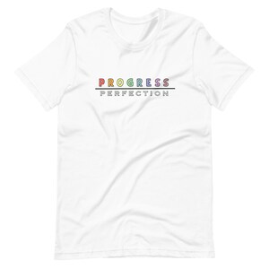 Camiseta Progress Over Perfection: cita de salud mental, camiseta de salud mental, regalo de salud mental, camiseta de salud mental