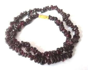 Garnet Chips Necklace, Natural Garnet Bead Necklace, Garnet Jewelry, Healing Crystal Necklace, Garnet Stone Necklace,18 Inches Necklace