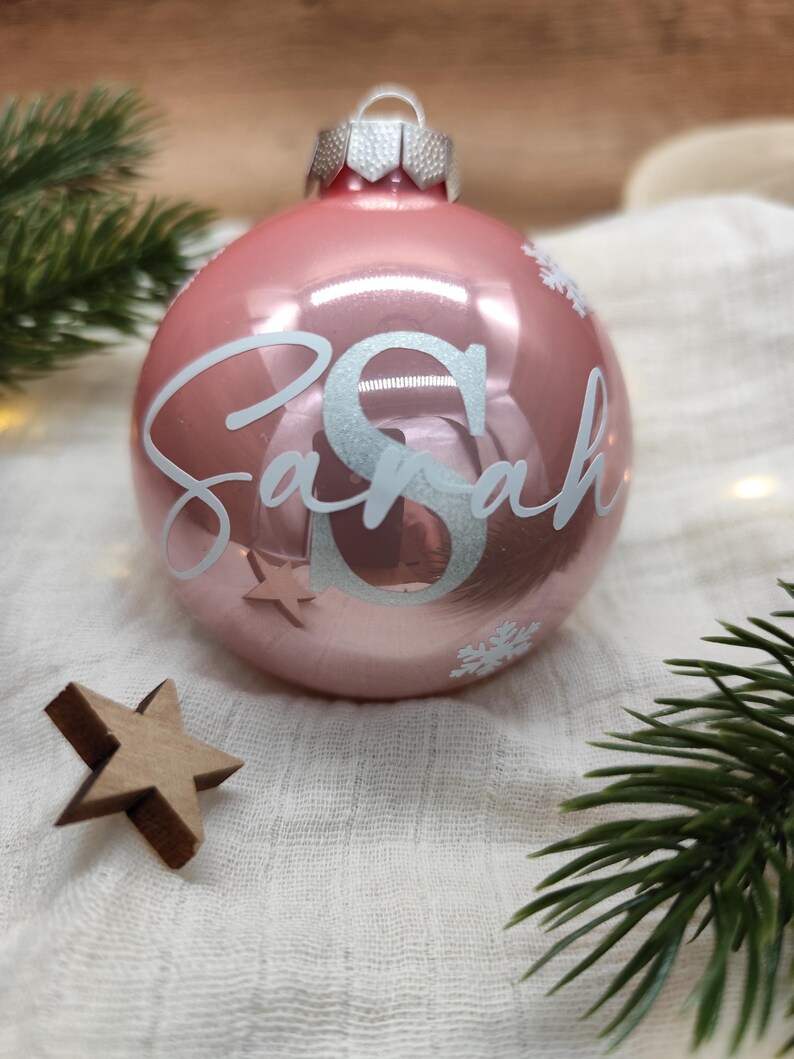 Weihnachtskugel mit Namen, Christbaumkugel aus Glas, Mitarbeiter Geschenke zu Weihnachten
