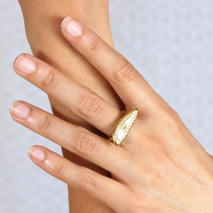 Chunky evil eye ring Gold eye ring Minimalist evil eye signet ring Statement ring Evil eye charm ring Eye symbol ring Gold vermeil