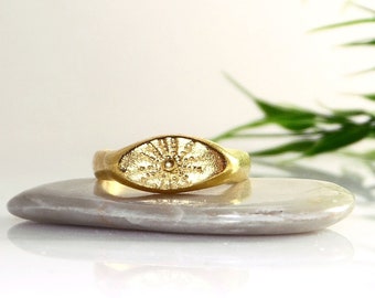 Gold sun signet ring Pinky sun ring Ancient signet ring Sun symbol ring Archaic gold ring Greek jewelry Celestial ring Gold vermeil