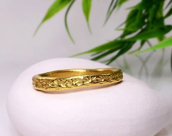 Vintage floral pattern gold band ring Flower design band Dainty boho gold band Delicate gold band Nature band ring Gold stacking ring