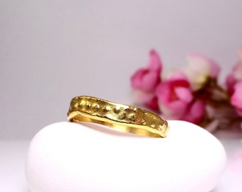 Organic dotted gold band ring Textured gold ring for women Gold stacking ring Dainty gold band ring Gold vermeil ring Delicate gold band