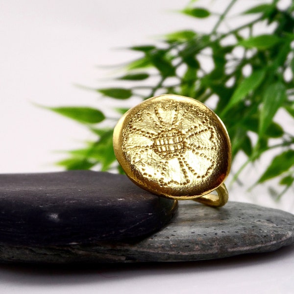 Simple gold flower ring Daisy ring Gold blossom ring Boho flower ring Minimalist flower ring Dainty Floral ring Gold vermeil ring