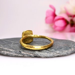 Zierlicher quadratischer Ring Minimalistischer Stapelring Zarter Boho-Ring Winziger Goldring Einfacher Stapelring primitiver Ring Goldvermeil-Ring Bild 4