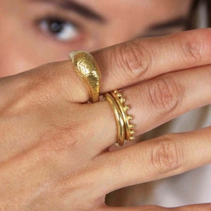 Gold crown ring Simple crown ring Princess ring Minimalist crown ring Tiara ring Queen ring Dainty gold band Stacking ring Gold vermeil ring